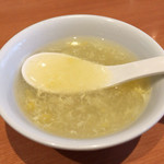 中国料理 牡丹飯店 - チャーハンとセットのスープ