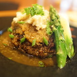 裏参道牛肉店 - ハンバーグ山わさびソース