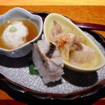 宗 - 2016.12突出し（湯葉、白菜の酒粕煮、鰆の棒寿司）