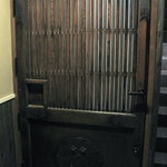 滋味 康月 - 古い蔵から移した扉