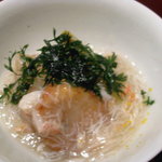 小芋、丸大根、黄人参の蟹餡かけ