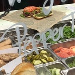 Whole Foods Market - おに盛りのローストビーフ