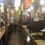 ハイボール酒場 まるかね - 店内