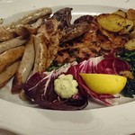 Brauhaus an der Thomaskirche - ニュルンベルガーソーセージなど盛り合わせ