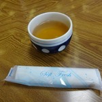 仙龍 - まずお茶とおしぼりが出されます