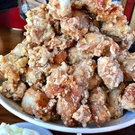 そびえ立つ唐揚げ山(笑)【料理】 