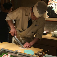 おたる政寿司 本店 - イカソーメン作成中