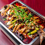 중국에서 인기있는 요리 "특제 구이 생선 조림"!
