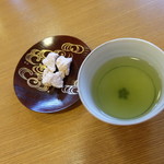 三友居 - 最後は煎茶をいただきました