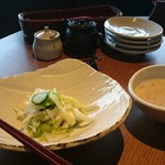 ダイナミックキッチン＆バー 響 - ランチ：一汁三菜膳の漬物