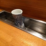 銘酒コーナーいさむ - お燗をつけるお湯