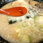 火の国 文龍 菊陽バイパス店 - 火の国 文龍 こってり黒ラーメン fromグリーンロール