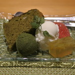 伊な勢 - 2016.12　デザートのシフォンケーキ