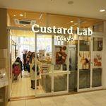 Custard Lab Tokyo - ”カスタード ラボ トウキョウ 浅草ROX店”の内観。