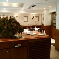 レストラン アラジン - 基本木調シックなインテリア