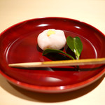 銀座 しのはら - つくね芋の菓子（山茶花）