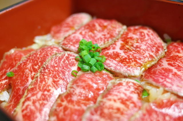 紅白の霜降り 村上牛 By ハスタ 江戸庄 えどしょう 村上 牛料理 食べログ