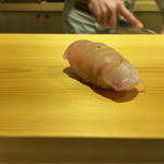 鮨 あらい - しまあじ