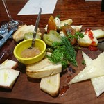 FERRAGOSTO - チーズ盛り合わせ。