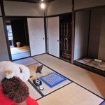 似故礼 - 思ったより広いおうちでびっくりだよねぇ。
      こちらの清水家はなんと1990年（平成2年）まで、清水家の子孫の方が実際の住居として使用されていたものだそうです。 