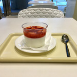 カフェ・ディ・フェスタ - 絹ごし杏仁ストロベリー 2016/02/04