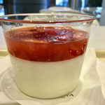 カフェ・ディ・フェスタ - 絹ごし杏仁ストロベリー 2016/02/04