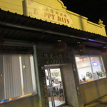 Happy Days Seafood Restaurant - カイムキコミュニティ公園の前にあるロコに人気の中華料理店です。