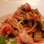 unito - キタッラ　海老のポモドーロ　ズッキーニのピューレと共に