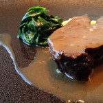 unito - 牛ホホ肉の赤ワイン煮込み、ポレンタ添え