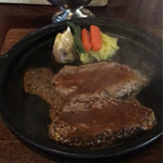 シャーロックホームズ - 料理写真:ビックハンバーグランチと炭火ハンバーグランチ