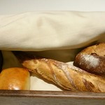 メゾン タテル ヨシノ - バケットも美味しい