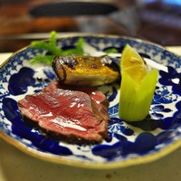 比良山荘 - ＜2016.12月＞鹿肉のﾛｰｽﾄに山椒ｵｲﾙをかけて。そして子持ち鮎。