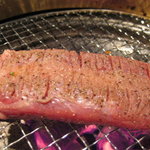 炭火焼肉 六本木 隆 - 綺麗な切り込みでいい焼き加減