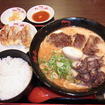 味千拉麺 - パイクー麺のギョーザセット