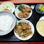 琢磨 - ある日の定食（９１０円）
            回鍋肉＋唐揚げ