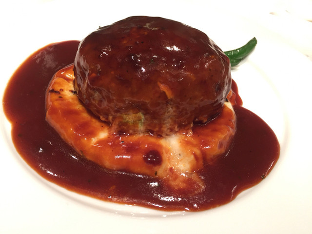 前菜とメインを選べるランチで人気の洋食屋でキャベツ入りハンバーグ By Nao Sann ビストロ石川亭 大手町店 大手町 ビストロ 食べログ