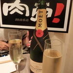 肉ya！ - モエシャンドン