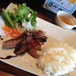 サッチモ - H.28.12.7.昼 国産牛のランプステーキのプレートランチ 980円税込