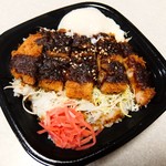 本家かまどや - 料理写真:月見みそかつ丼