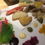 カウンターお野菜天ぷら mego - 角度を変えて