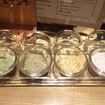 カウンターお野菜天ぷら mego - 塩４種
                                
