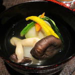 竹ざき - 4】お椀：ひらたけ エビ黒豆身丈　ハヤト瓜