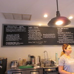 Tucker & Bevvy - 朝食メニューの中からパニーニ6,5＄とアイスコーヒーを頼んでみました。
      