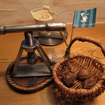 クルミドコーヒー - 久々にクルミを割ってみました。