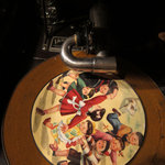 クルミドコーヒー - 蓄音機も置いてありました。