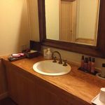 草菴 - 仙-sen-
      左端にAV端子備え付け。露天風呂で好きな音楽流せます♬