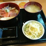 八起 - 海鮮丼（これで大盛り）５００円＋大盛り５０円