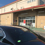 Sugakiya - 親父のお気に入りの駐車スペースに停めれた〜❗️お店の入り口すぐそこや❗️