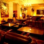 emma lounge - 広々とした店内はクラッシックモダンな神秘的な雰囲気。大切な方と特別な時間をお過ごし下さい♪