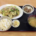 Kicchin Suzuya - 野菜炒め定食、680円です。